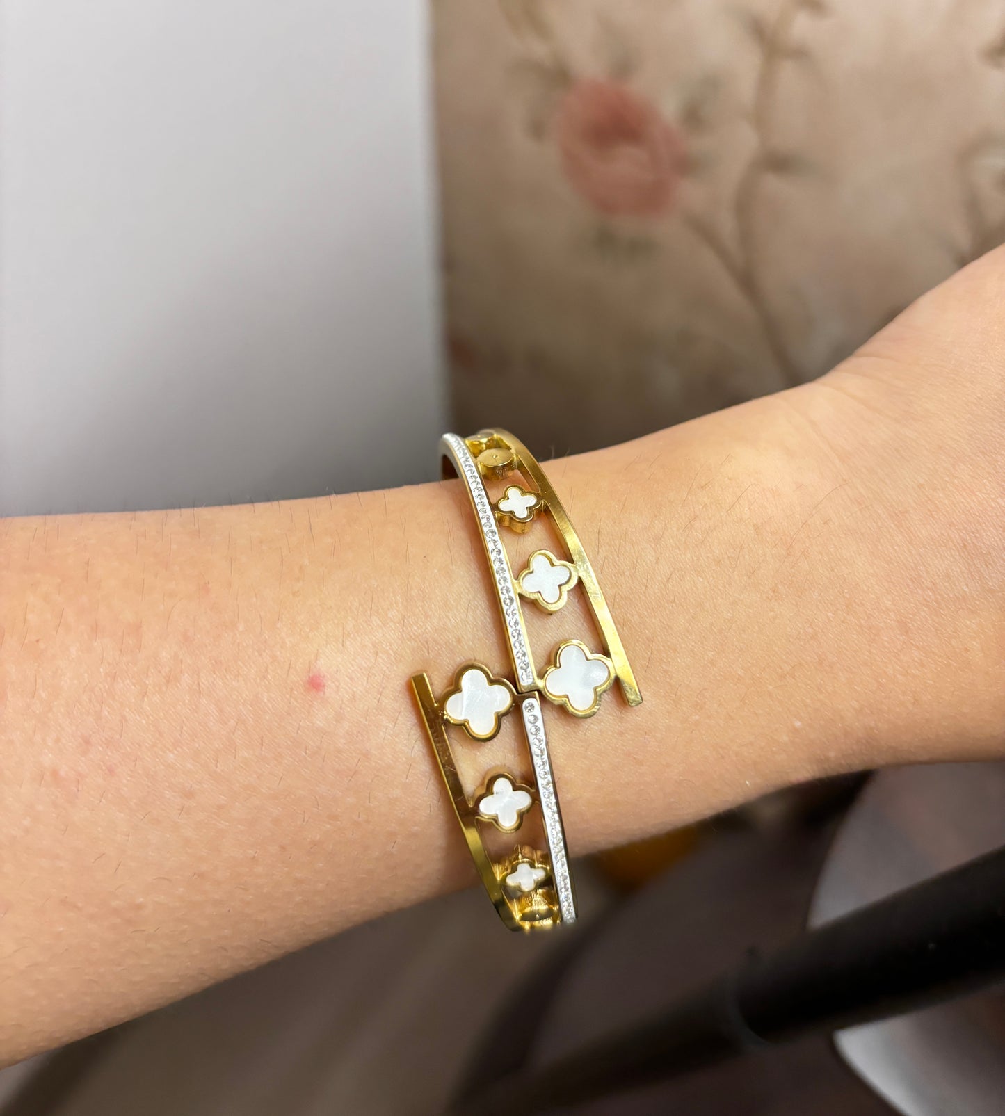 Ivory Clover Bracelet