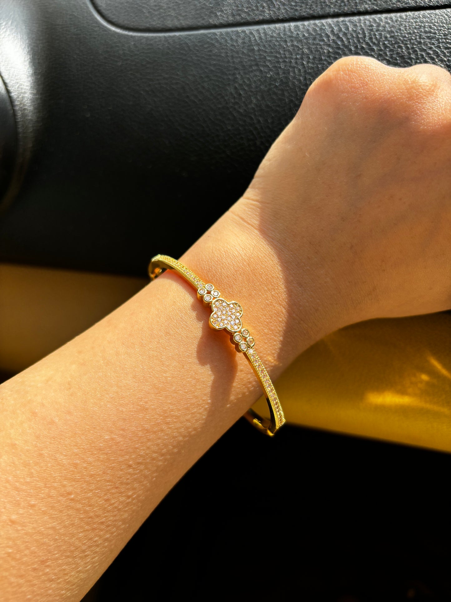 Lumi Clover Bracelet